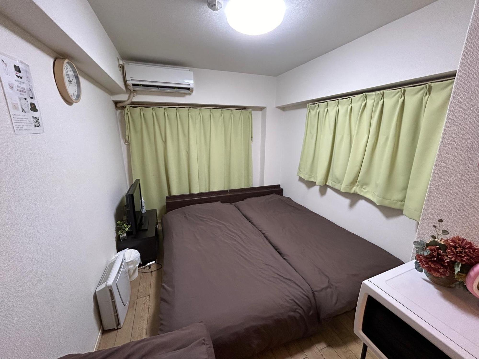 Guest House Zwell Hakata Ohori Park Fukuoka  Exterior photo