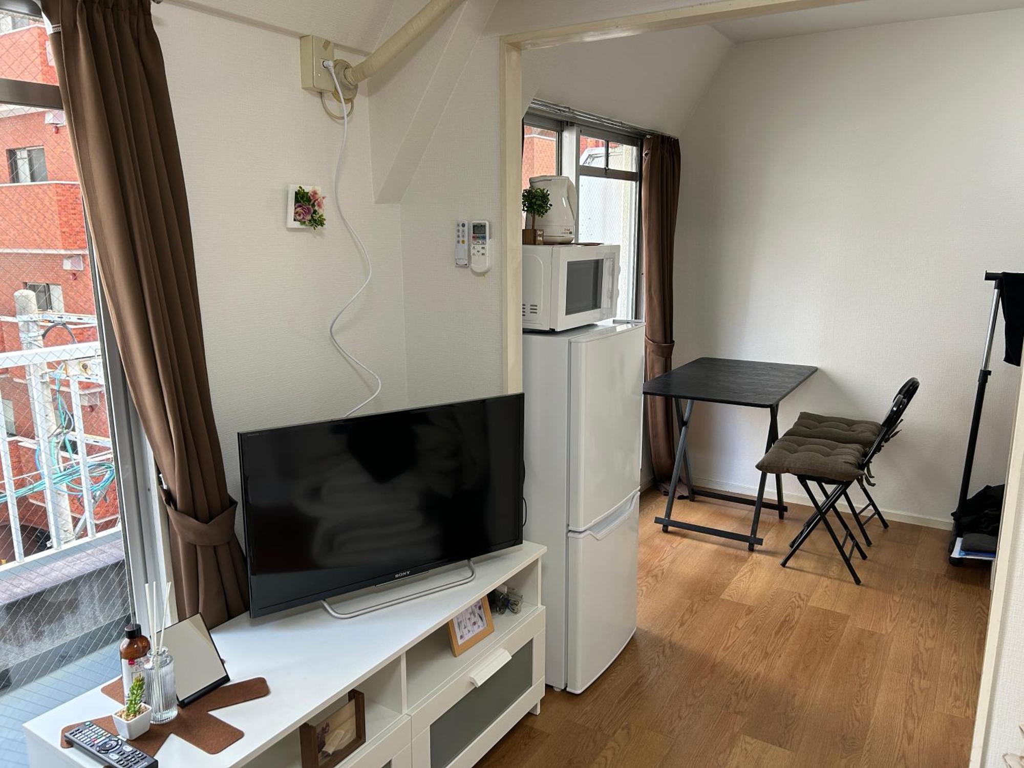 Guest House Zwell Hakata Ohori Park Fukuoka  Exterior photo